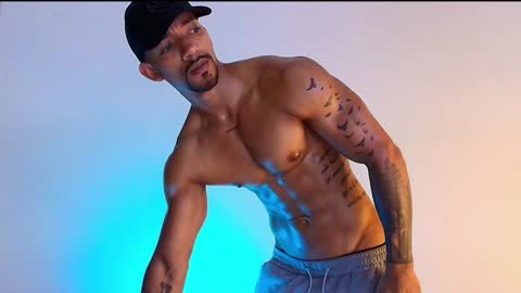 Manolo Hot 1 online show from December 2024 02:37:01 PM