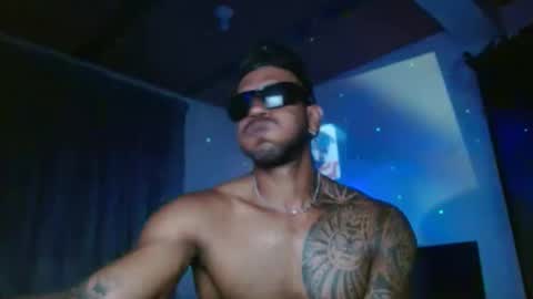 Manolo online show from November 2025 12:32:01 AM