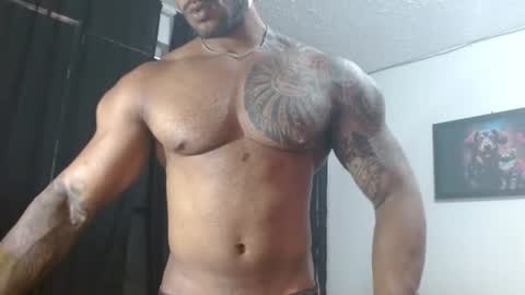 Snapshot of manolofitt chatting on August 2026 07:02:02 PM Manolo online show from August 2026 07:02:02 PM