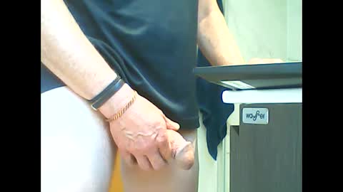 manu_481 online show from September 2025 03:27:02 PM