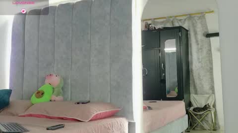 Manu  online show from March 2026 06:03:01 PM