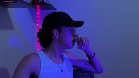 Snapshot of manu_vera8 chatting on February 2025 01:00:02 PM Manuel online show from February 2025 01:00:02 PM