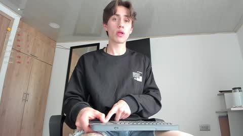 manucute 23  online show from January 2025 04:35:01 PM