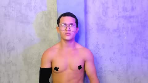 Manuel online show from October 2025 10:07:01 PM