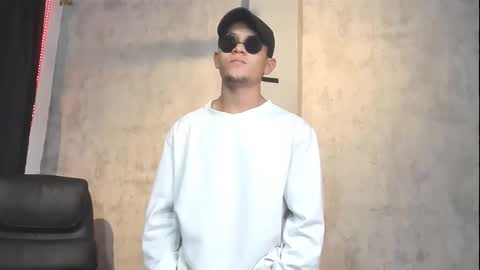 Manuel online show from November 2025 04:24:02 AM