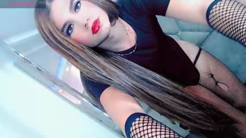 Manuela Kingsley online show from December 2024 03:55:02 PM