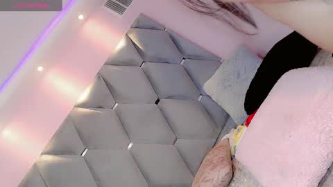 Manuela Kingsley online show from January 2025 05:39:02 PM