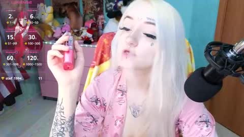 Manuela online show from February 2025 11:26:01 PM