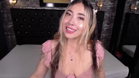 Manuela  online show from November 2025 04:13:02 AM