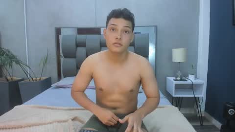 Snapshot of manuell_rivero chatting on May 2026 07:34:01 PM Manuell Rivero online show from May 2026 07:34:01 PM