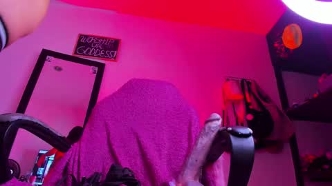 manuevans10 online show from March 2025 01:59:02 PM