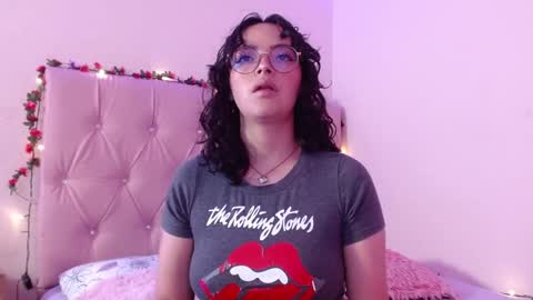 Manu  online show from December 2024 10:05:01 PM