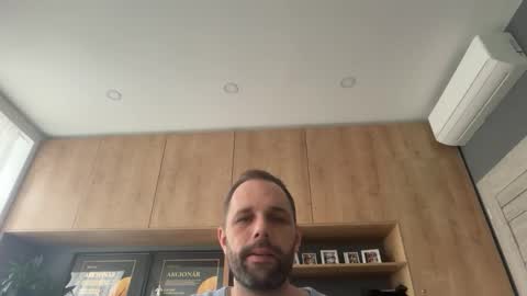 manynaaamess online show from February 2026 12:49:01 PM