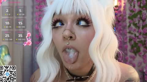 Snapshot of mao_me_meow chatting on February 2025 11:01:02 AM Sasha online show from February 2025 11:01:02 AM