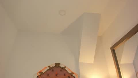 Mara online show from October 2025 11:06:02 PM