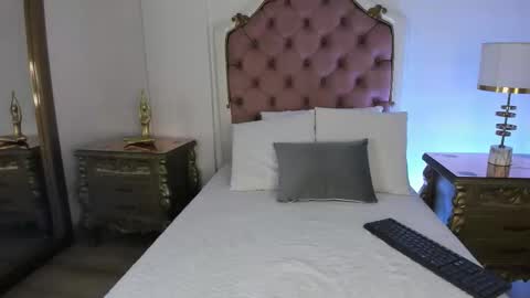 Mara online show from November 2025 04:11:02 AM