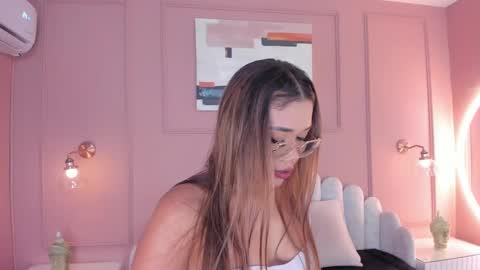 Mara  online show from December 2024 06:48:01 PM