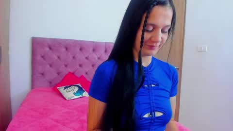 Snapshot of marahanson chatting on September 2025 12:18:01 PM Mara hanson online show from September 2025 12:18:01 PM