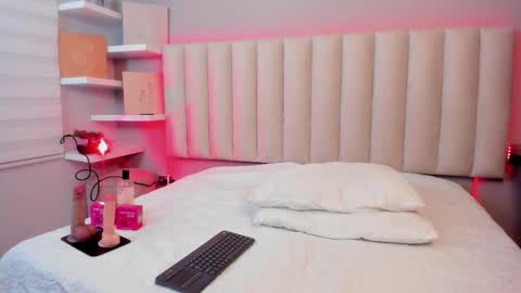 Snapshot of maraia_ford chatting on October 2025 08:49:01 PM Mara online show from October 2025 08:49:01 PM