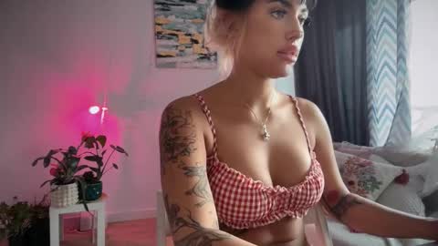 Marakuia online show from October 2025 12:02:01 PM