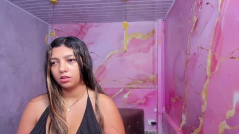 Snapshot of maraluna_ chatting on June 2026 12:00:02 PM Maraluna online show from June 2026 12:00:02 PM