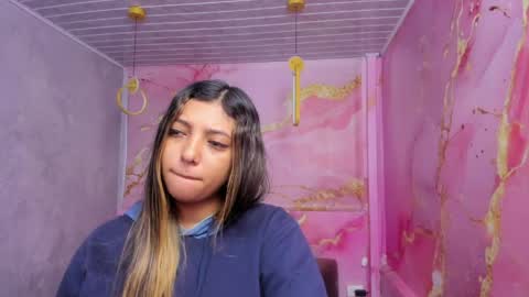 Snapshot of maraluna_ chatting on June 2026 12:00:02 PM Maraluna online show from June 2026 12:00:02 PM
