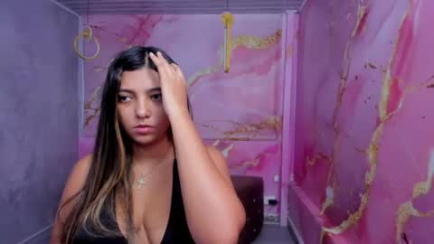 Snapshot of maraluna_ chatting on June 2026 12:14:02 PM Maraluna online show from June 2026 12:14:02 PM