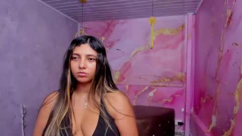 Snapshot of maraluna_ chatting on June 2026 03:58:01 PM Maraluna online show from June 2026 03:58:01 PM