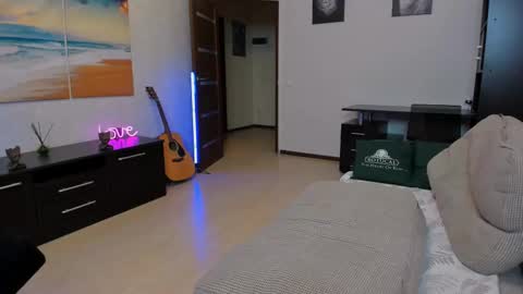 alex marvelxx online show from February 2025 04:25:02 PM