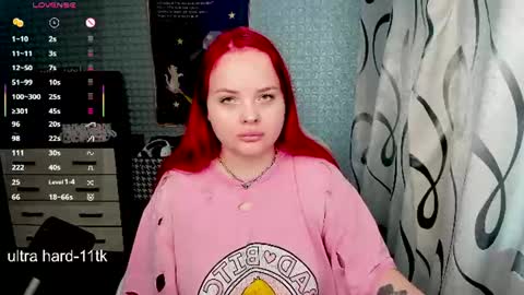 Snapshot of marcelinepeach chatting on June 2026 05:39:02 AM Sara online show from June 2026 05:39:02 AM