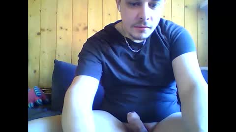 marco1998ig online show from April 2026 08:35:01 AM
