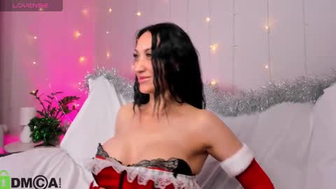 Margaret Clark online show from December 2024 12:22:02 PM