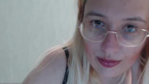 Snapshot of margo_shine chatting on December 2025 03:08:02 PM margo_shine online show from December 2025 03:08:02 PM