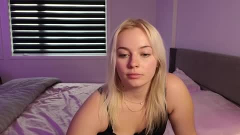 margot_robbie7 online show from September 2025 10:48:01 PM