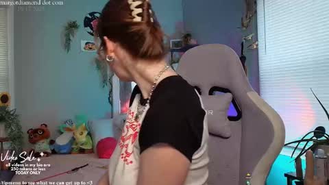   online show from October 2025 03:03:01 PM