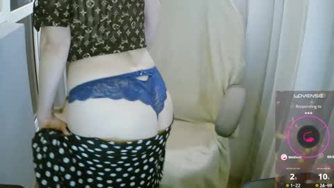 Snapshot of mari399 chatting on October 2025 10:20:02 PM Mari online show from October 2025 10:20:02 PM