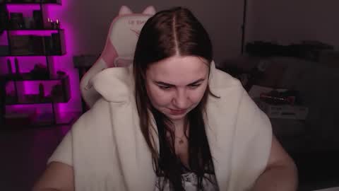 mari moore online show from December 2025 05:45:02 AM