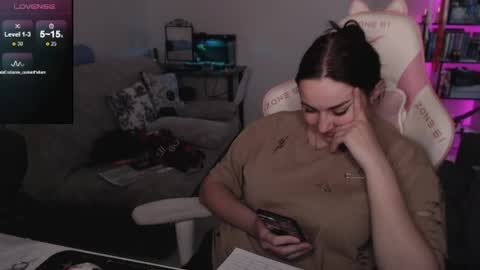 Snapshot of mari_moore7 chatting on May 2026 08:32:01 AM mari moore online show from May 2026 08:32:01 AM