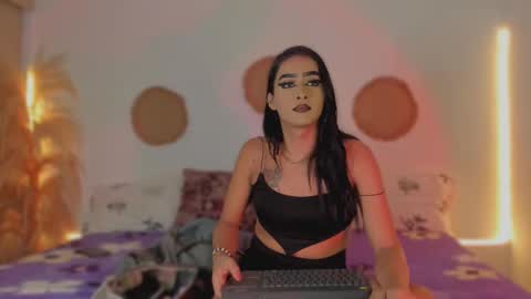 Maria Jhonees online show from November 2025 03:05:01 AM