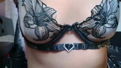 Snapshot of mariaajuana_ chatting on April 2026 06:24:02 PM mariaajuana_ online show from April 2026 06:24:02 PM