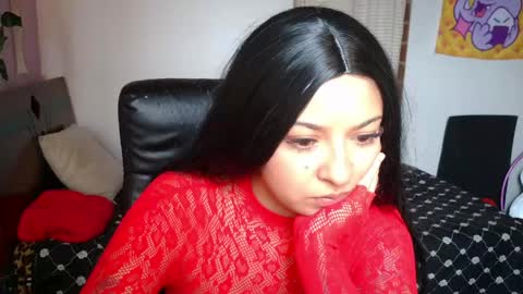 Snapshot of mariaajuana_ chatting on May 2026 04:35:01 PM mariaajuana_ online show from May 2026 04:35:01 PM