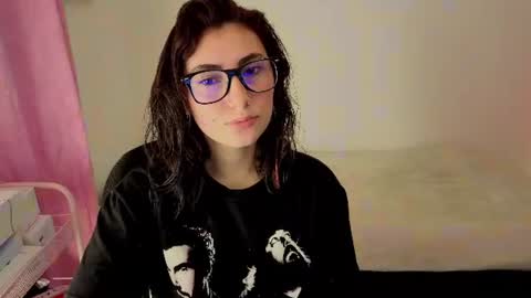 Snapshot of mariagh_ chatting on July 2026 10:19:01 AM Maria online show from July 2026 10:19:01 AM