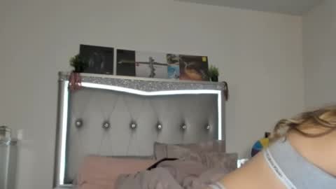 Snapshot of mariahpinkkitty chatting on January 2025 03:27:02 AM Pinkkitty online show from January 2025 03:27:02 AM