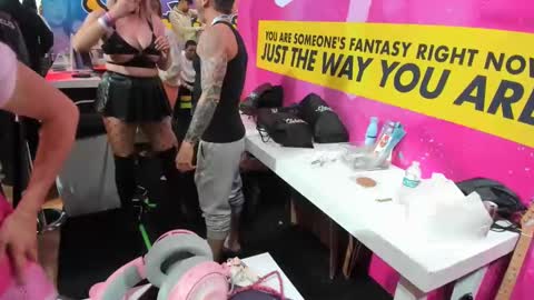 Snapshot of mariahpinkkitty chatting on January 2025 02:04:01 AM Pinkkitty online show from January 2025 02:04:01 AM