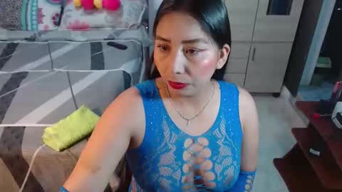 Mariajose online show from November 2025 12:04:02 PM