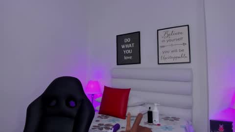 Mariam online show from March 2025 10:32:02 PM