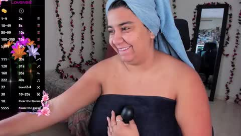   Mariam Castiblanco online show from February 2025 08:25:02 PM