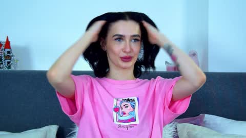 Snapshot of mariamenson chatting on January 2025 02:04:02 AM MariaMenson online show from January 2025 02:04:02 AM