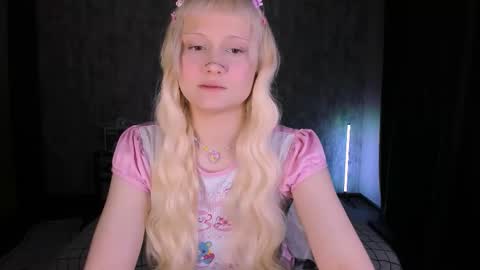 Maria online show from November 2025 01:17:01 AM