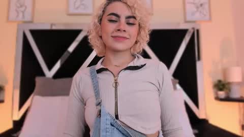 Snapshot of marian_pinzon chatting on September 2025 02:44:01 AM Marian online show from September 2025 02:44:01 AM